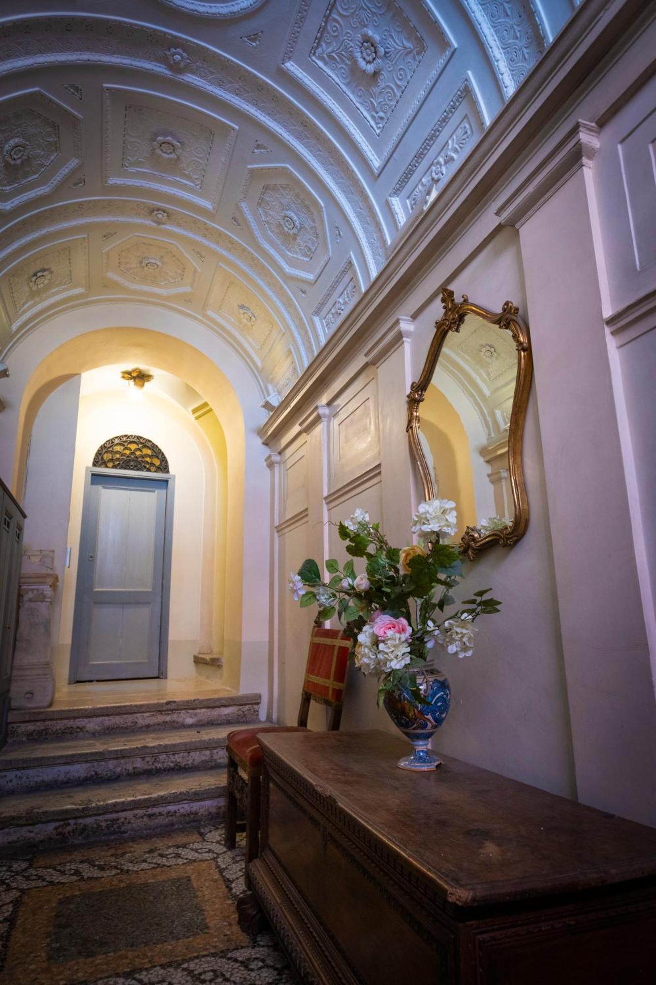 Barberini Apt Close To Fontana Di Trevi Rom Exterior foto